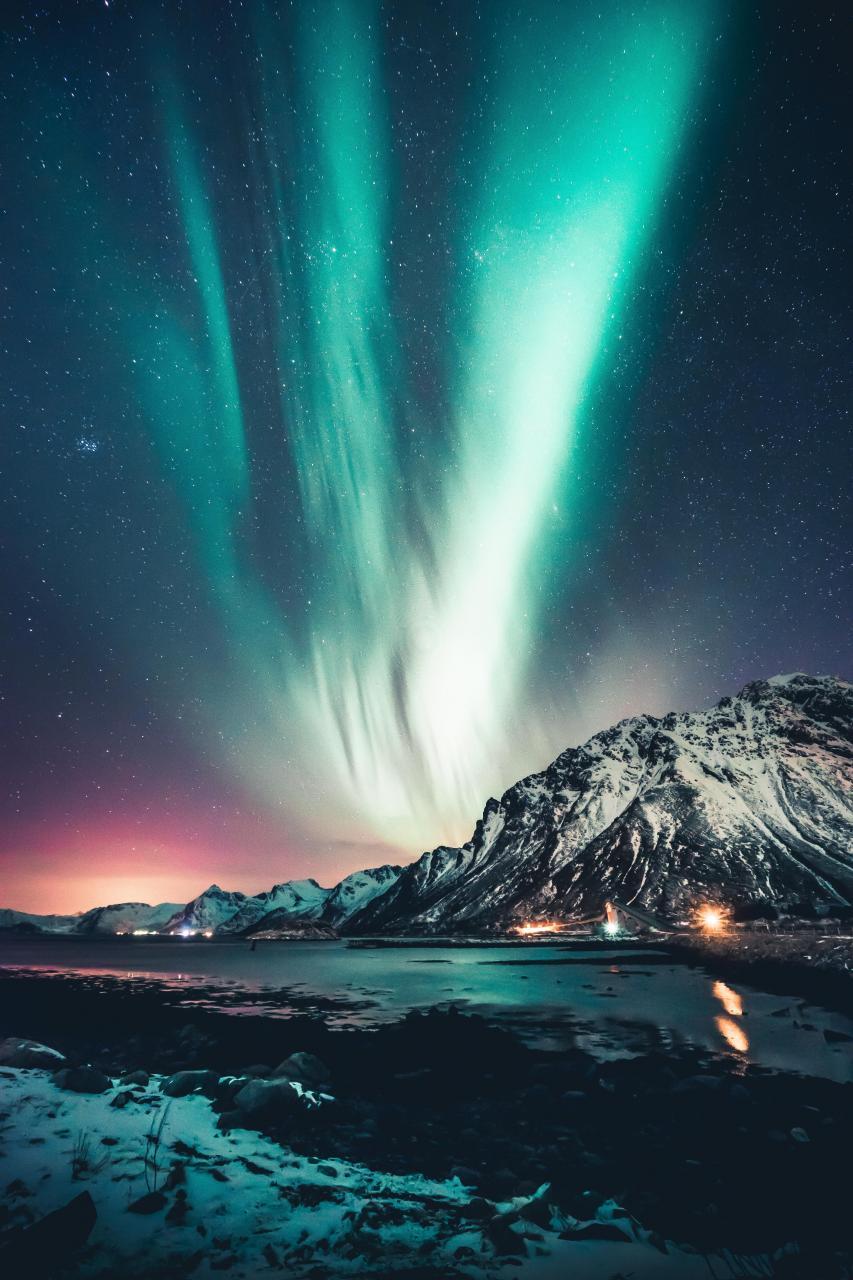853x1280 Northern Lights Wallpaper iPhone X