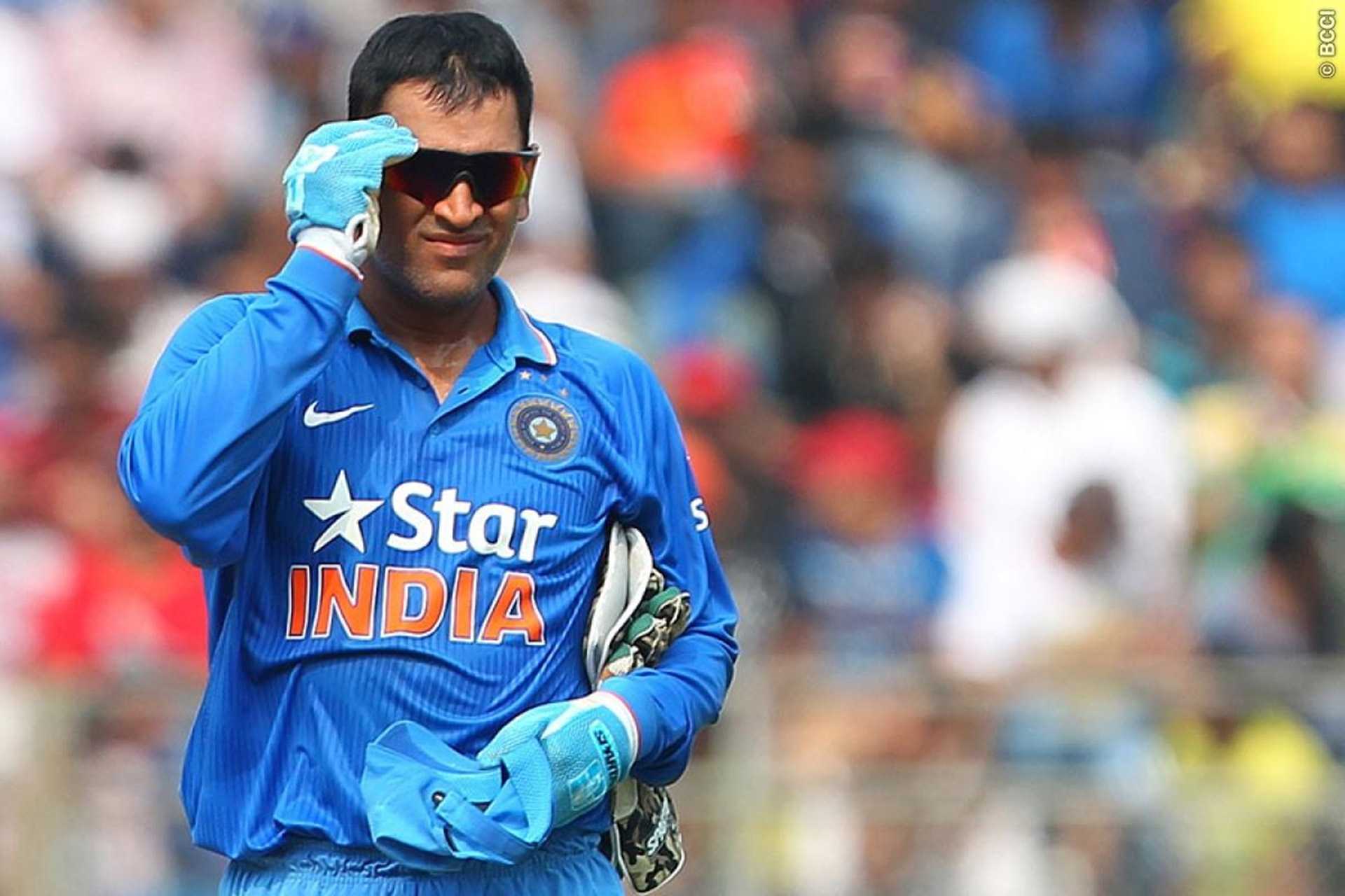 1920x1280 Desktop MS Dhoni Wallpaper