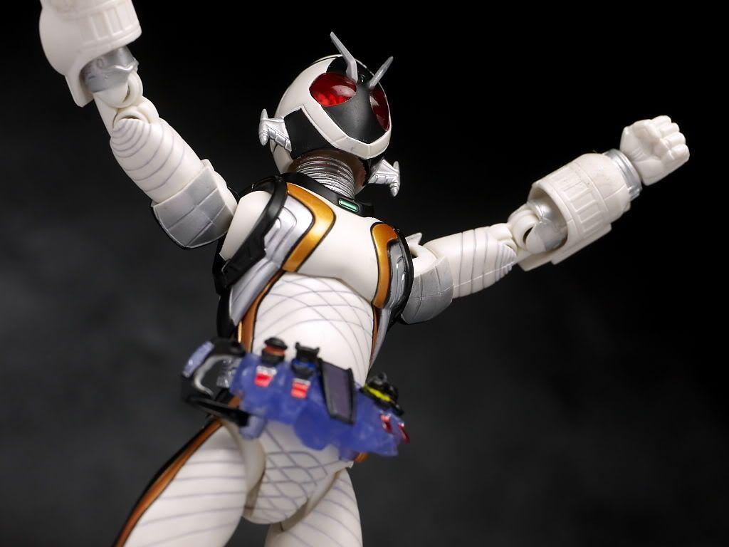 1024x768 SH Figuarts Kamen Rider Fourze Gallery Review
