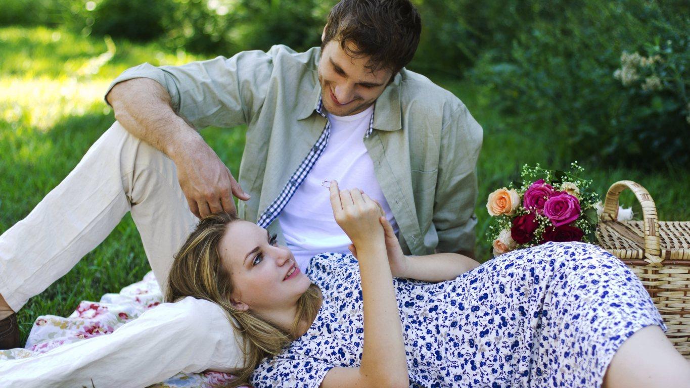 1365x768 Couple Pics In Full HD HD Wallpaper