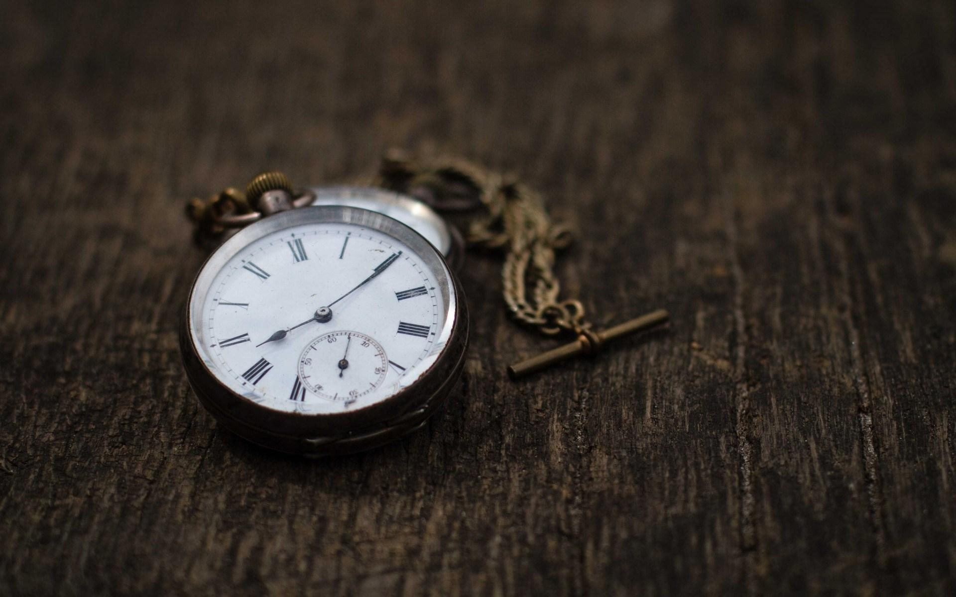 1920x1200 HD Outstanding Clock Wallpaper