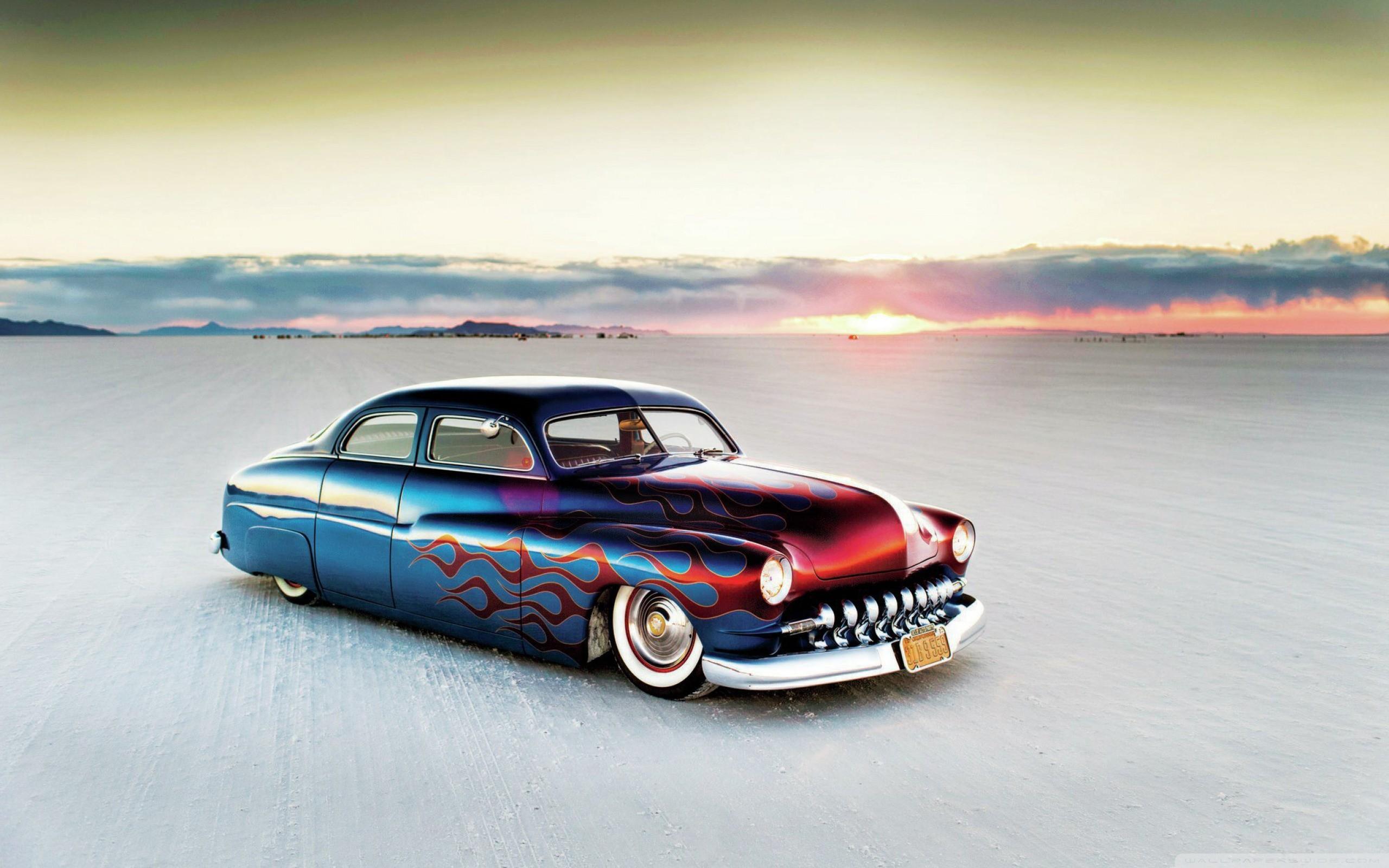 2560x1600 Painted Hippie car on the beach Desktop wallpaper 1920x1200