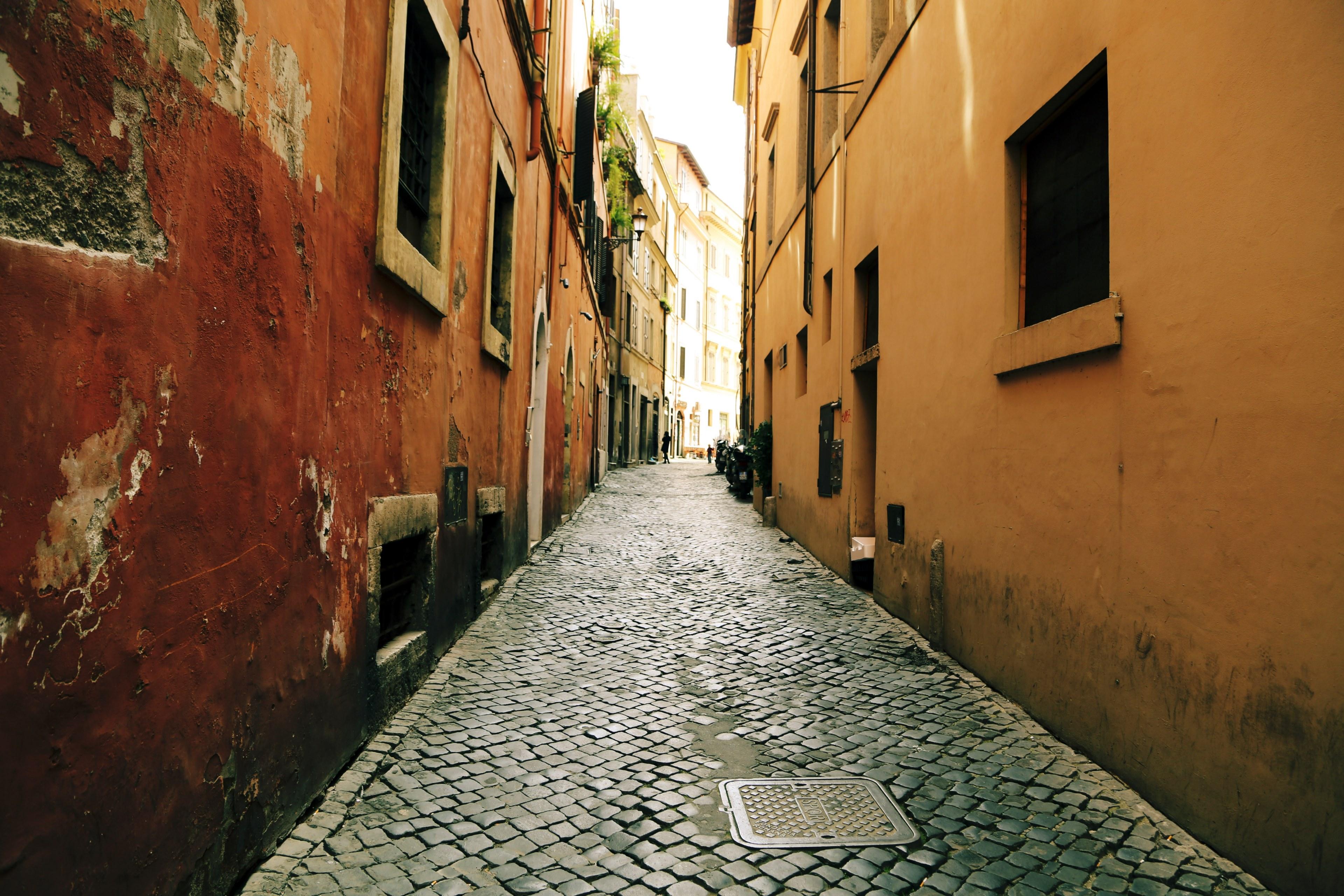 3840x2560 Wallpaper / a narrow cobblestone street in an old european village, _cobblestone street 4k wallpaper