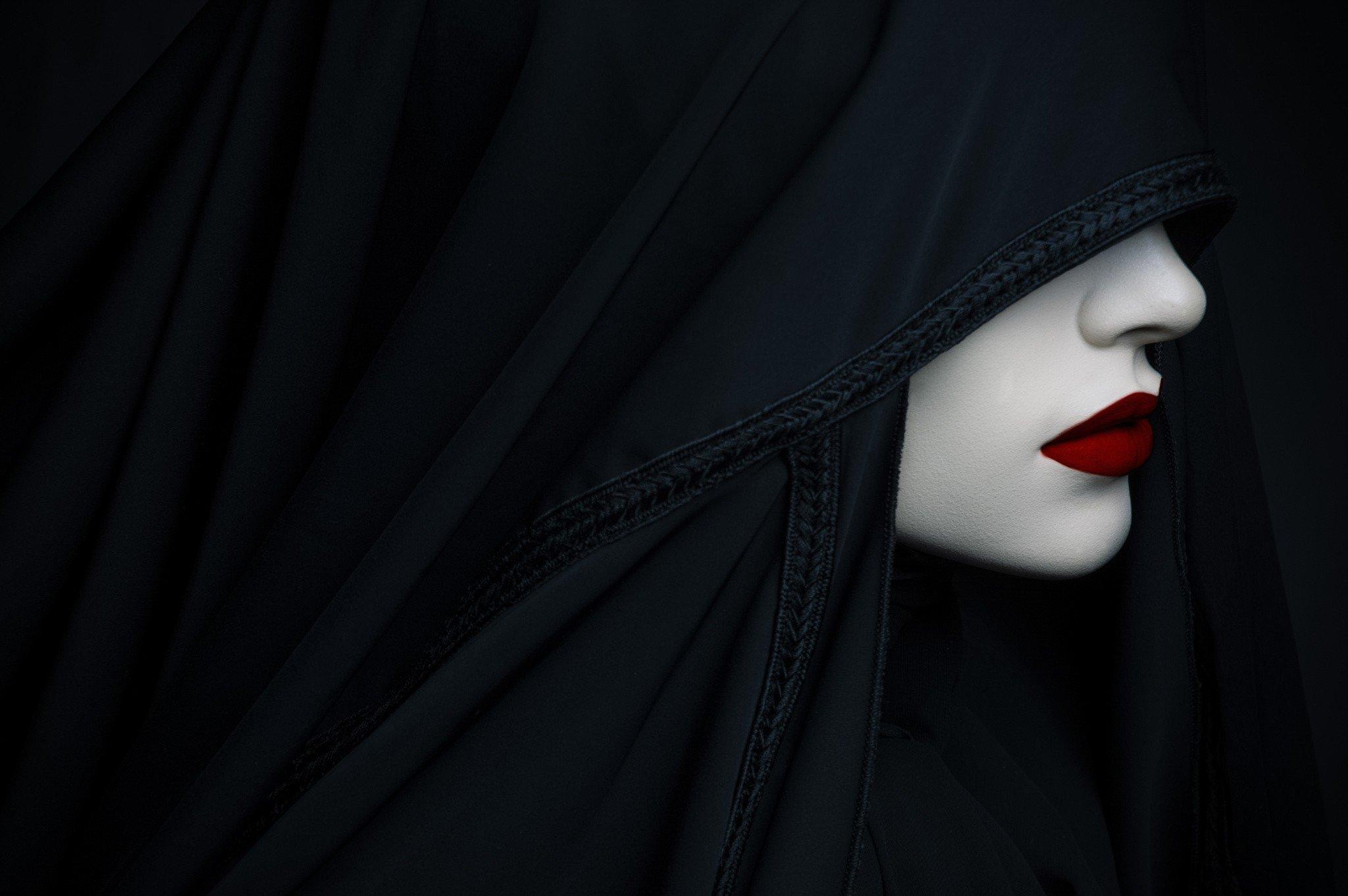 2048x1362 Lipstick Wallpaper