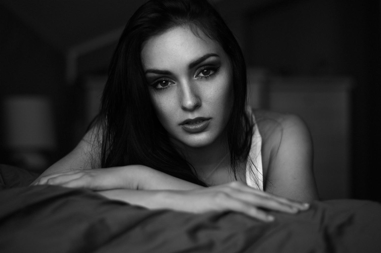 1500x998 #photography, #juicy lips, #lipstick, #portrait, #brunette, #eyeliner, #model, #looking at viewer, #women, #monochrome wallpaper. Mocah HD Wallpaper