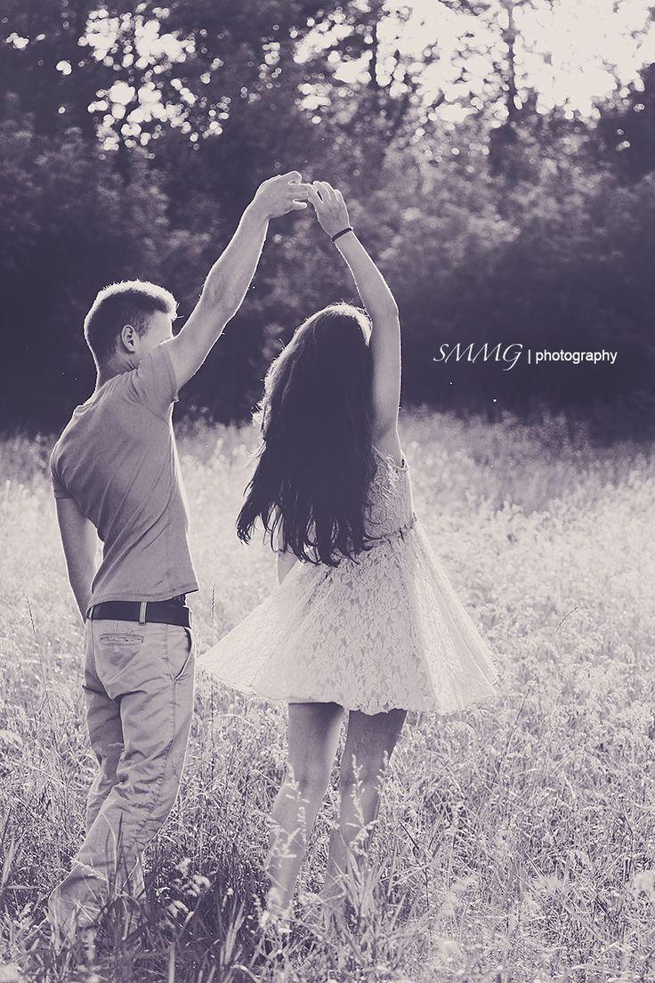 736x1104 Country Couples in Love Wallpaper