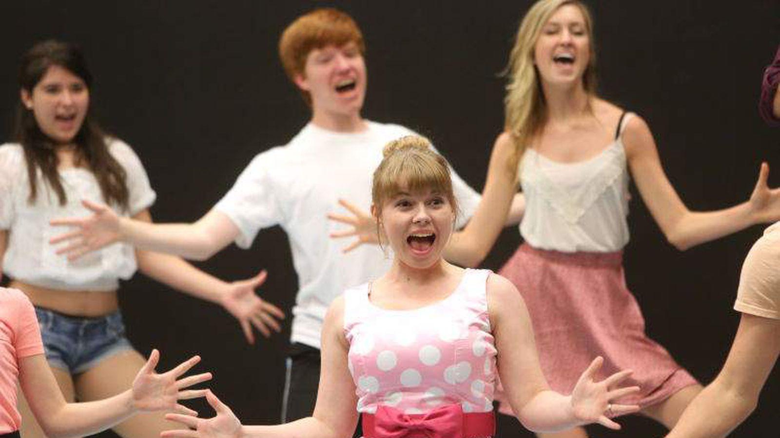 1600x900 Hairspray' debuts at Straz with cast having learned a history lesson