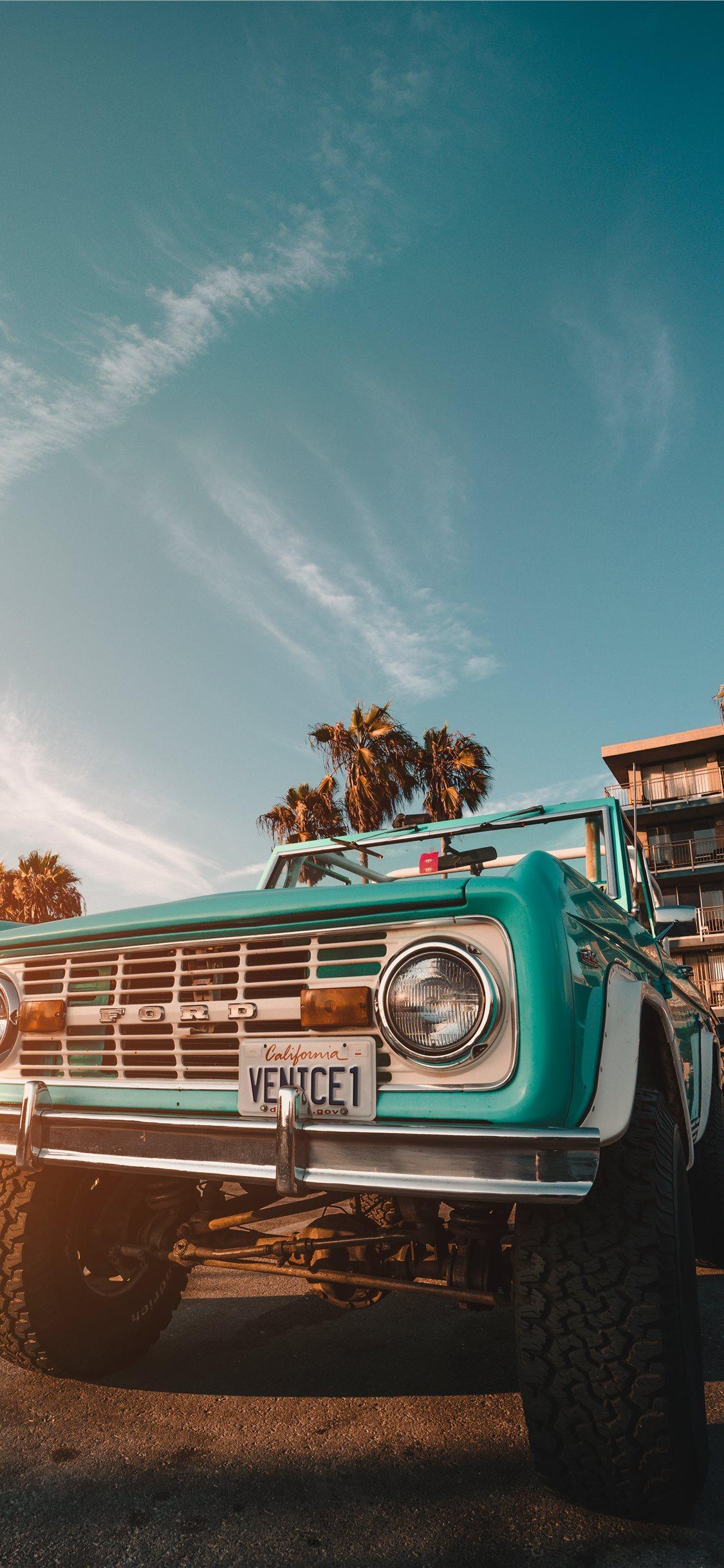 1125x2436 Venice California Wallpaper