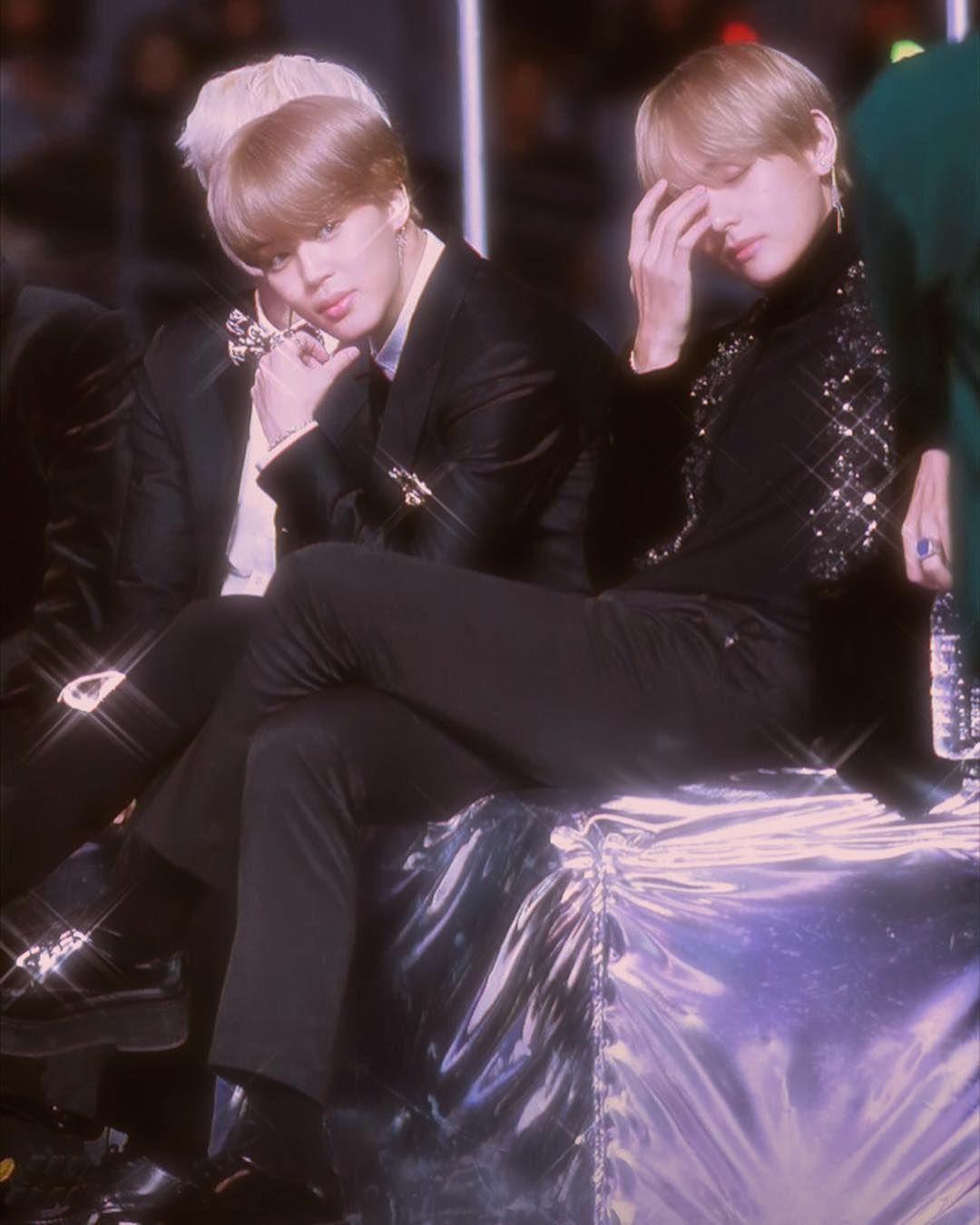 1080x1350 Jimin and V 90's glitter aesthetic. Vmin, Bts vmin, Foto bts