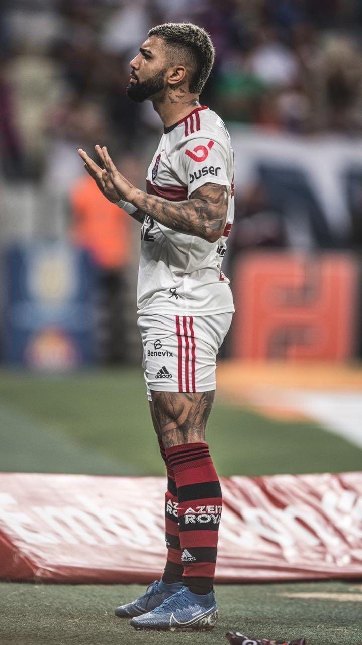 720x1280 Pedro Martins • Fotos e vídeos do Instagram. Football wallpaper, Soccer life, Football players