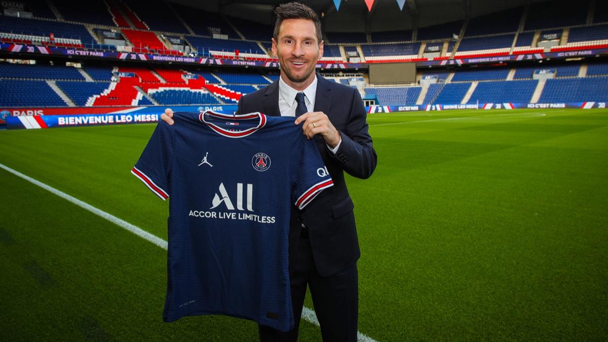 1200x675 Lionel Messi In PSG Jersey Image & HD Wallpaper For Free Download Online For All Paris Saint Germain Fans For 2021 22 Football Season. ⚽ LatestLY