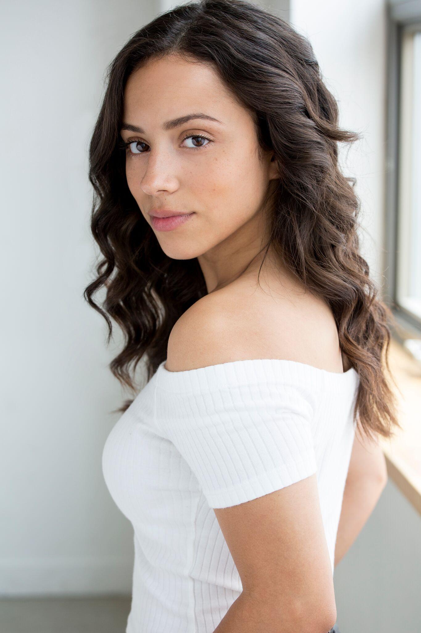 1365x2048 Kiana Madeira