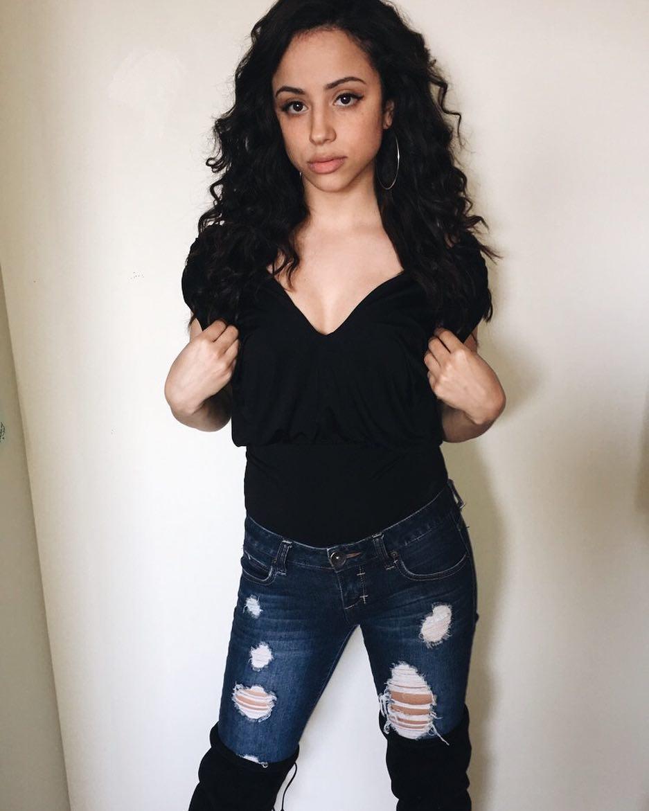 937x1171 Hot Picture Of Kiana Madeira Which Will Make You Crazy About Her