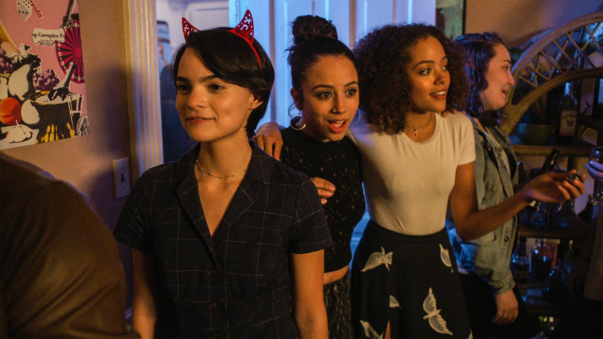 1920x1080 Trinkets (2019)