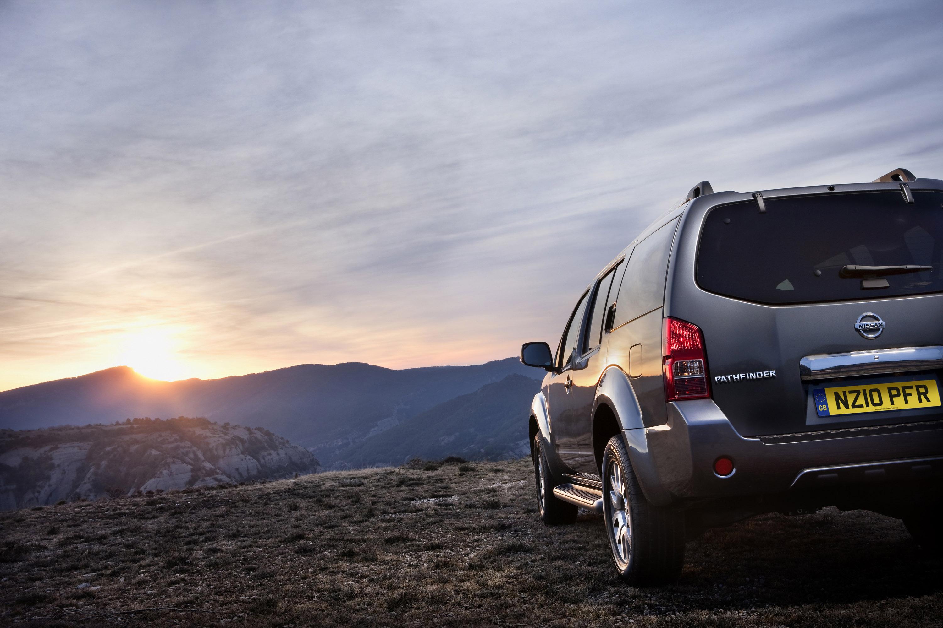 3000x2000 Nissan Pathfinder Off Roading Wallpaper 65980 3000x2000px