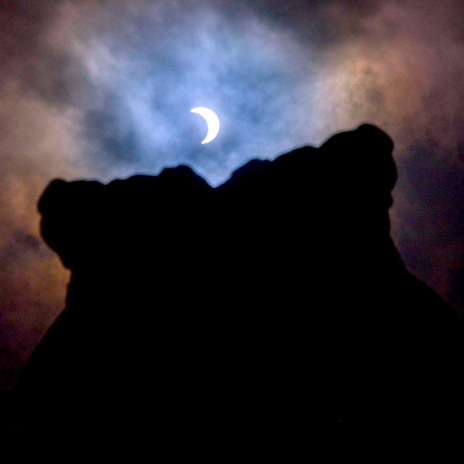 932x933 Some TikTok Baby Witches Apparently Tried to Hex the Moon