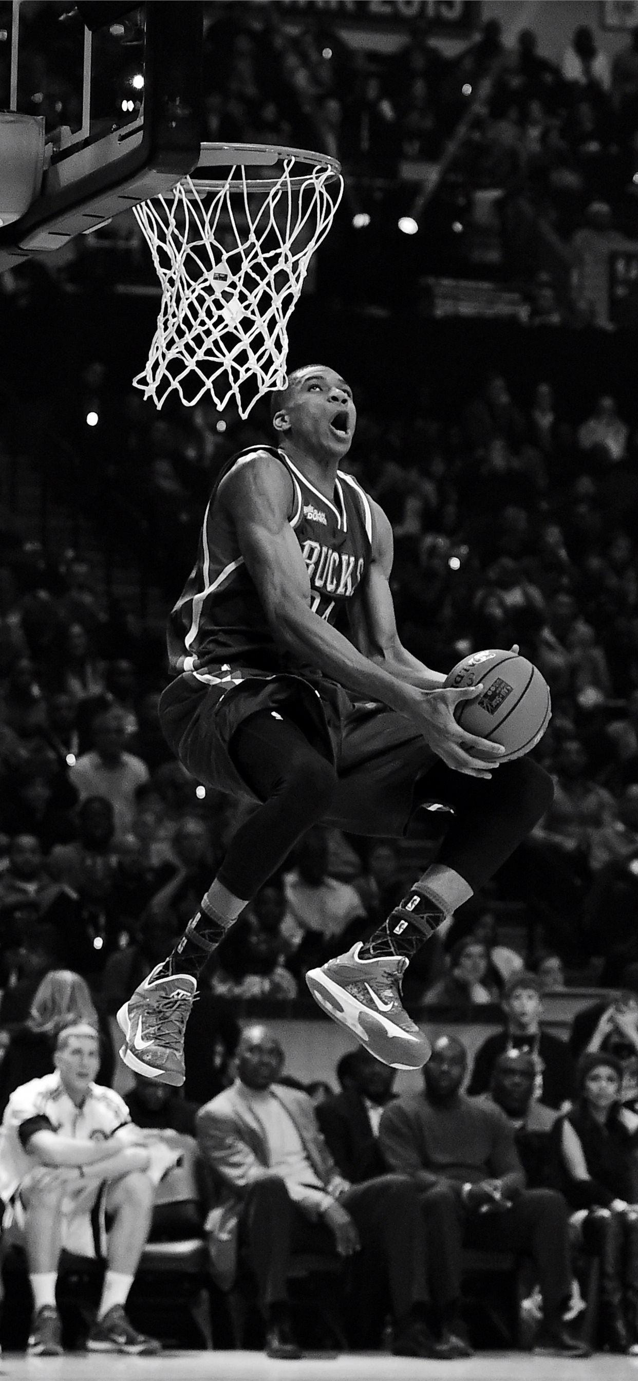 1242x2688 Giannis in the 2015 Sprite Slam Dunk Contest iPhone 11 Wallpaper Free Download