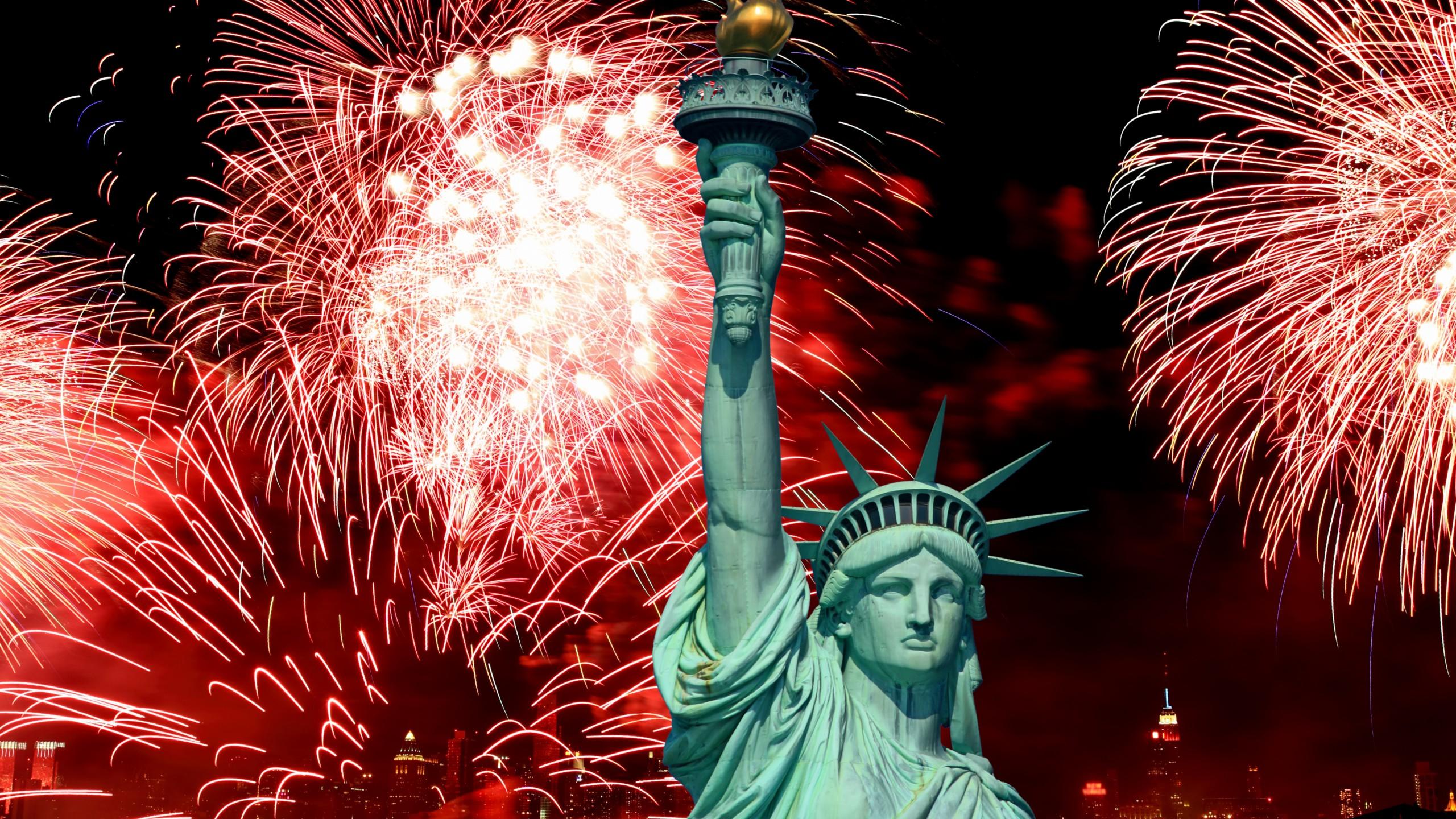 2560x1440 Wallpaper Independence Day, USA, NY, Statue of Liberty, event, fireworks, Holidays