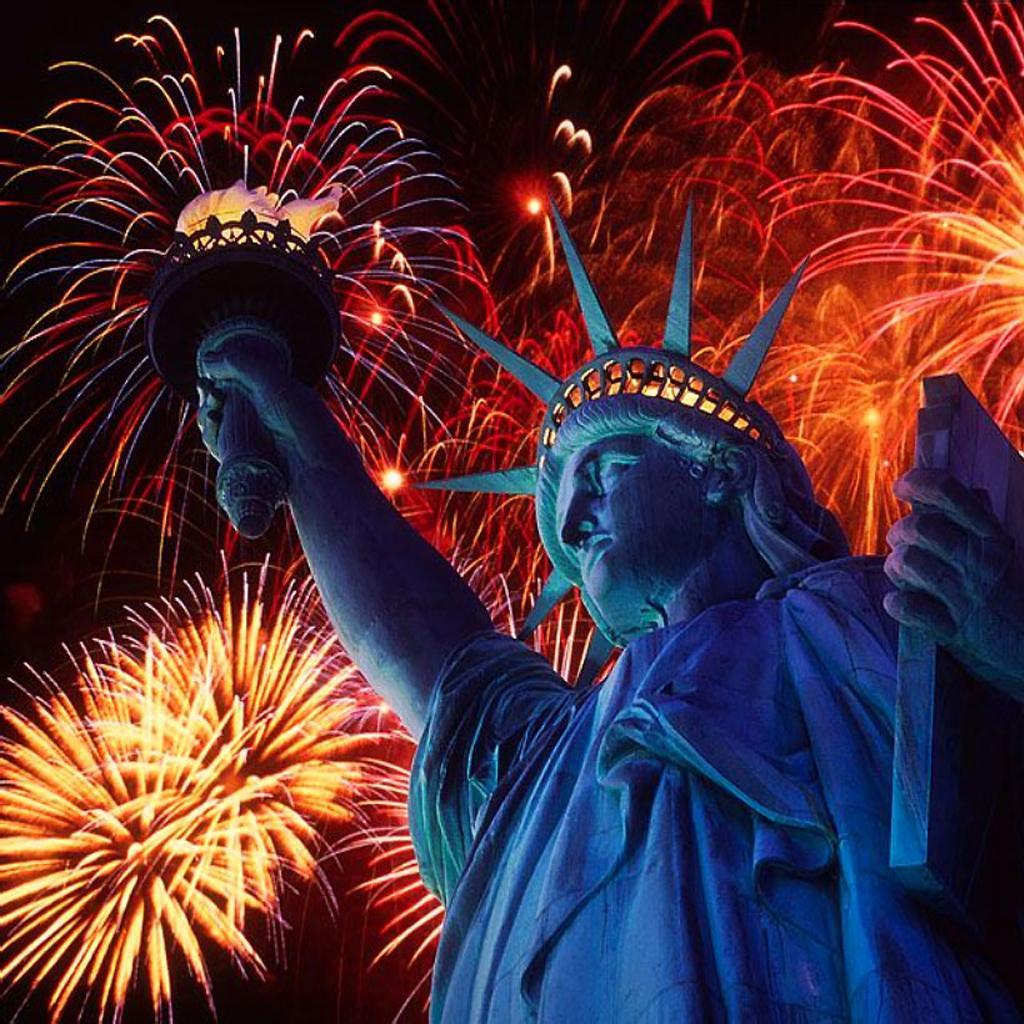 1024x1024 Beautiful Fourth of July Wallpaper
