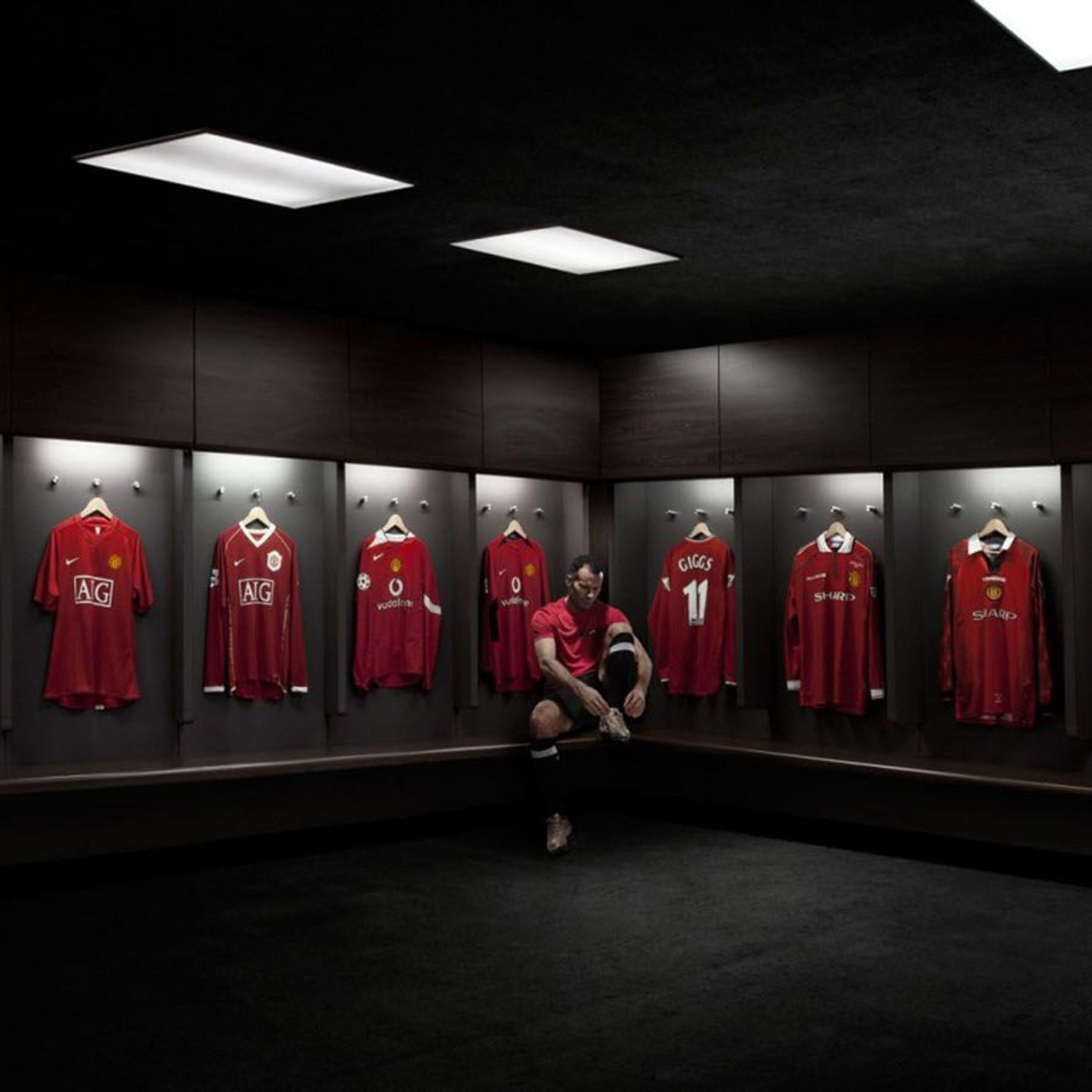 2932x2932 Manchester United HD iPad Pro Retina Display HD 4k Wallpaper, Image, Background, Photo and Picture