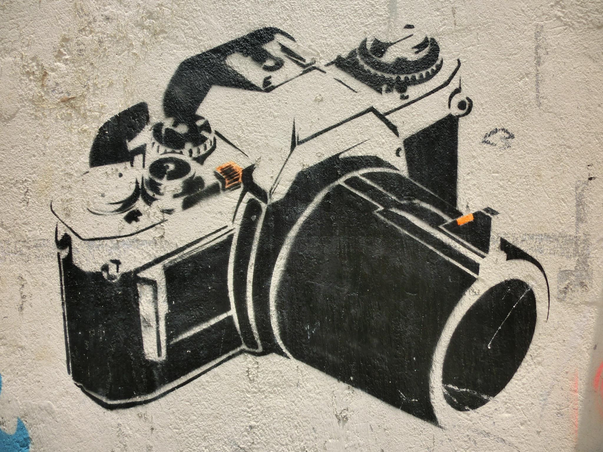 2048x1536 Graffiti black and white Background Desktop