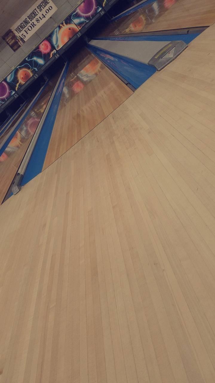 720x1280 Bowling alley wallpaper