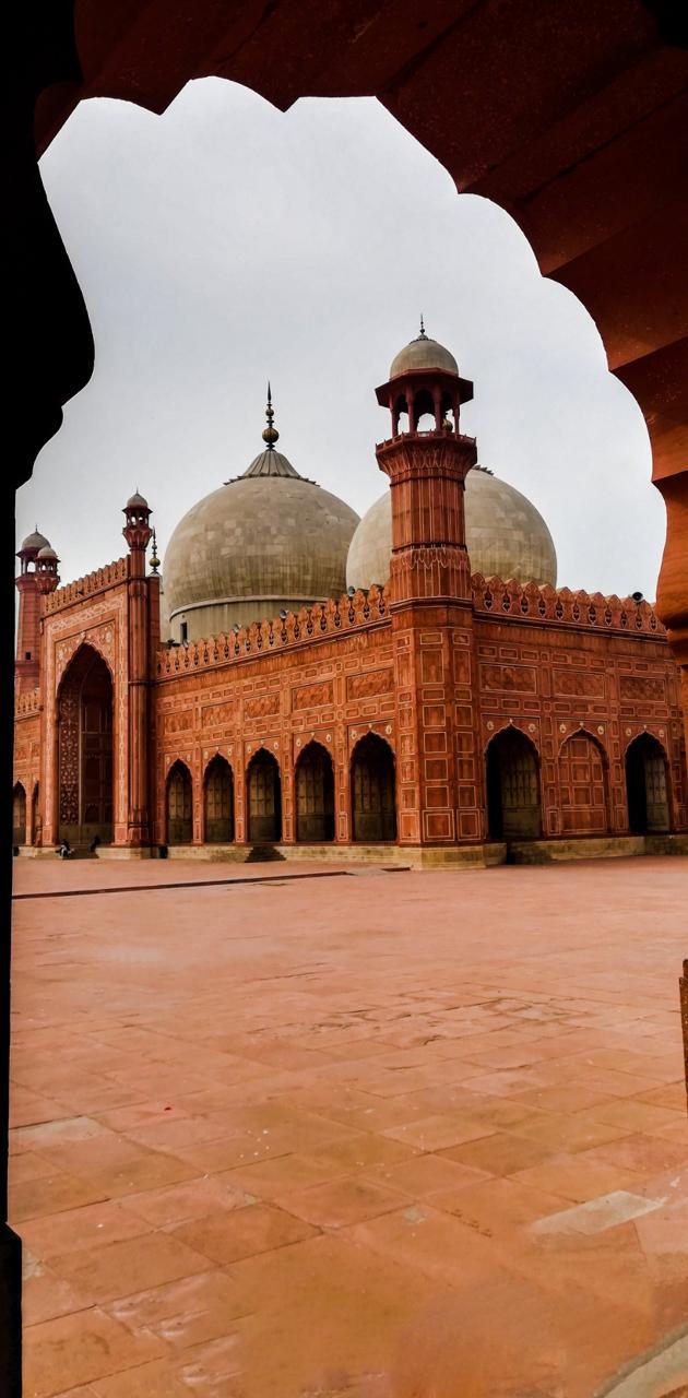 630x1280 Badshahi Mosque wallpaper