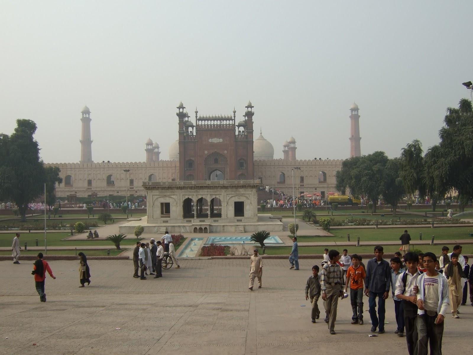 1600x1200 Lahore Fort Wallpaper