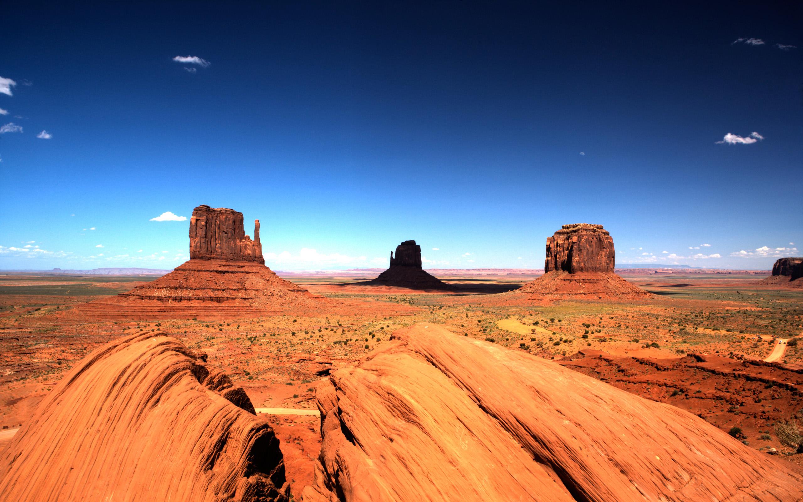 2560x1600 Monument Valley Wallpaper