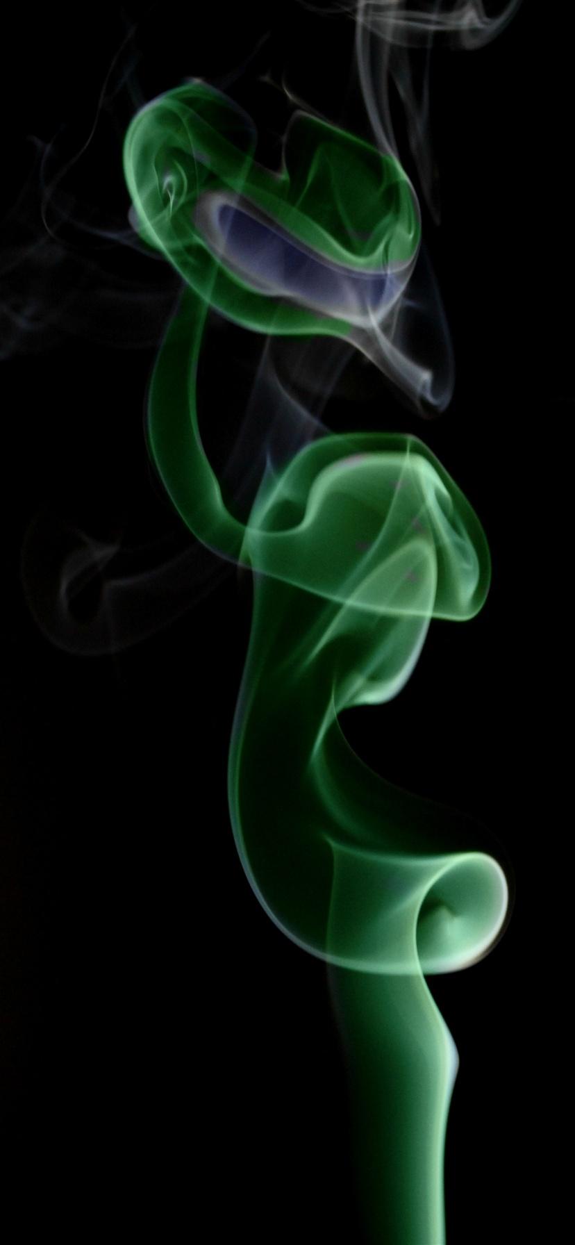 828x1792 Green smoke, black background iPhone XS Max, X 3GS wallpaper download