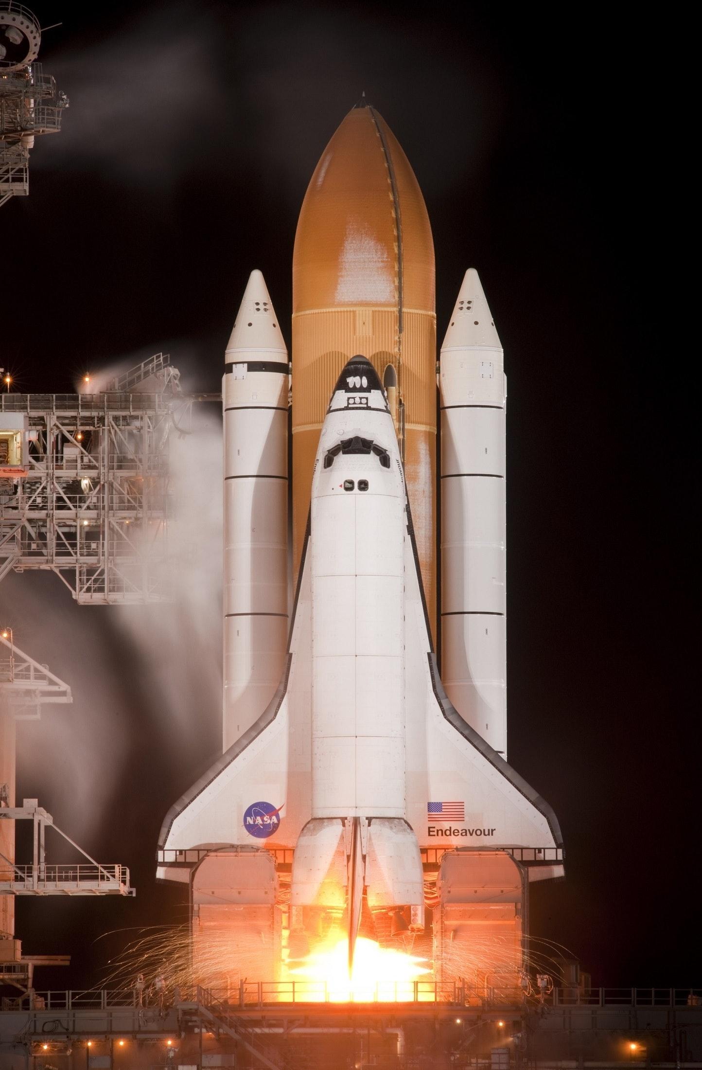 1444x2200 Nasa Space Shuttle Taking Off · Free