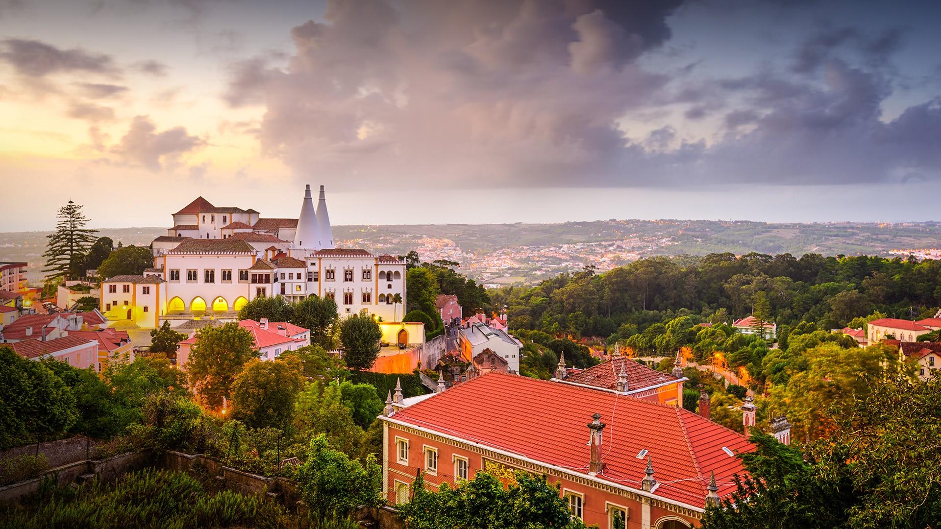 1920x1080 Old town view at Sintra National Palace, Lisbon, Portugal. Windows 10 Spotlight Image