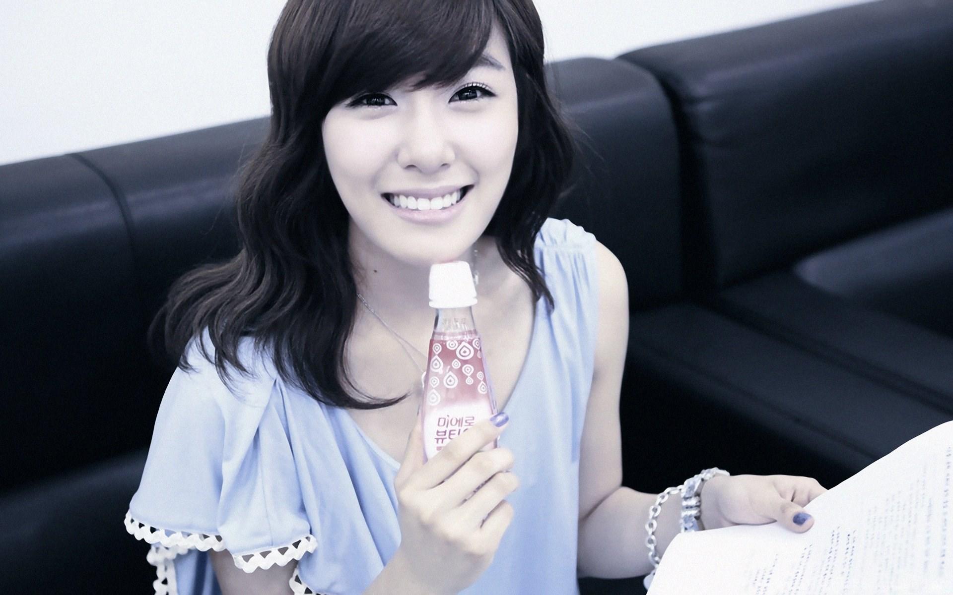 1920x1200 Wallpaper Lee Da Hae Tiffany Snsd Haircut With Resolution. Desktop Background