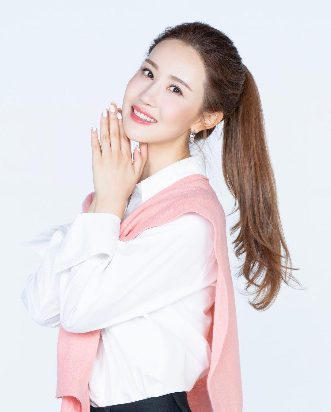 1080x1346 The queen of cutlery, ” Lee Da Hae revealed with a strange face, raising the question of “cutlery addiction” on the scale of complications