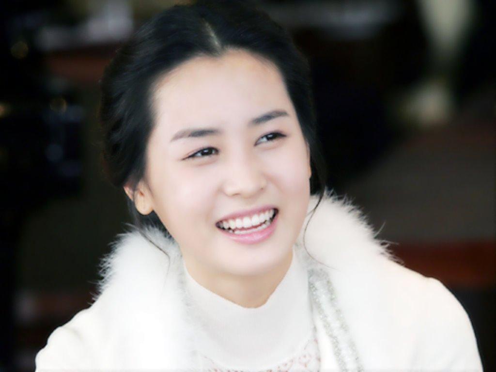 1024x768 Lee Da Hae Wallpaper