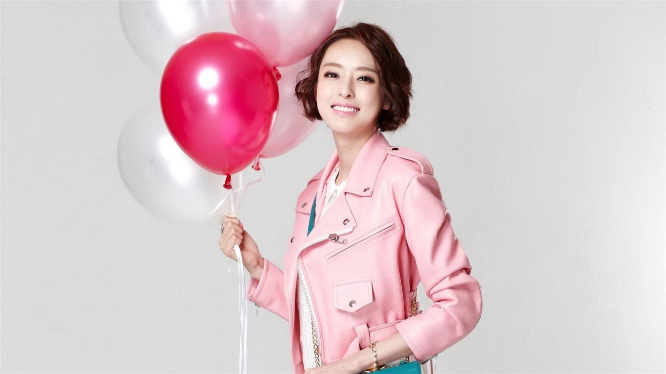 1366x768 Korean beautiful girl, Lee Da Hae, HD wallpaper Wallpaper Download beautiful girl, Lee Da Hae, HD wallpaper Wallpaper Wallpaper Site