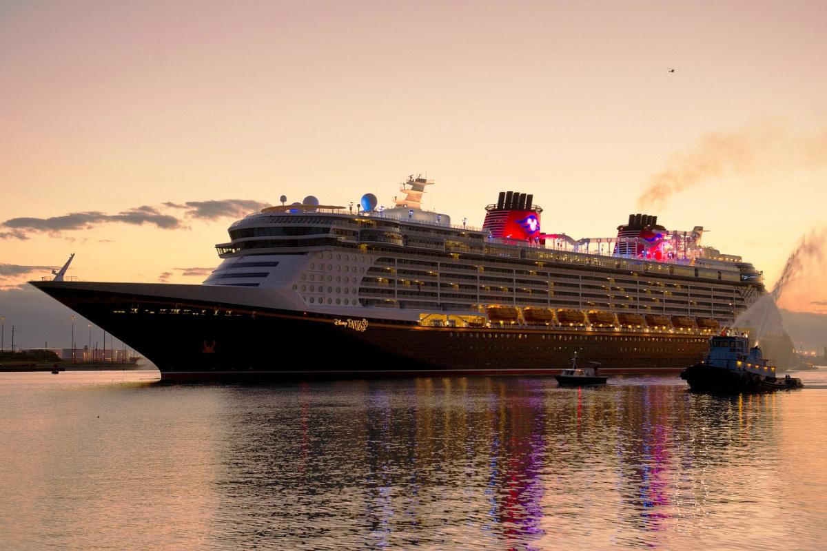 1200x800 Disney Dream Cruise Ship HD Wallpaper