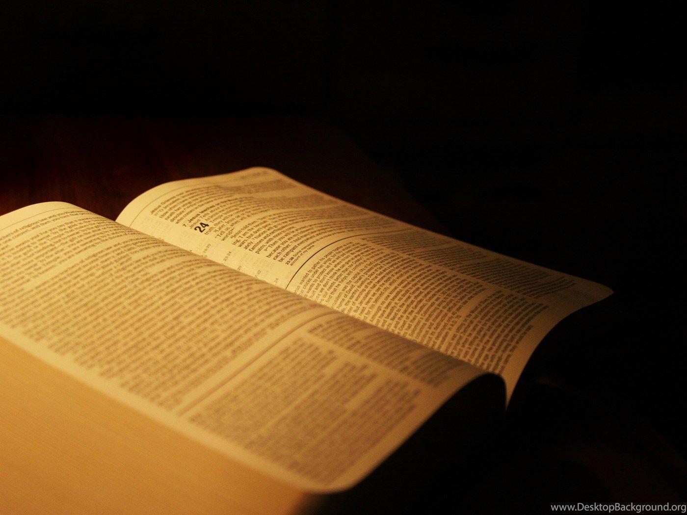 1400x1050 Open Bible Wallpaper