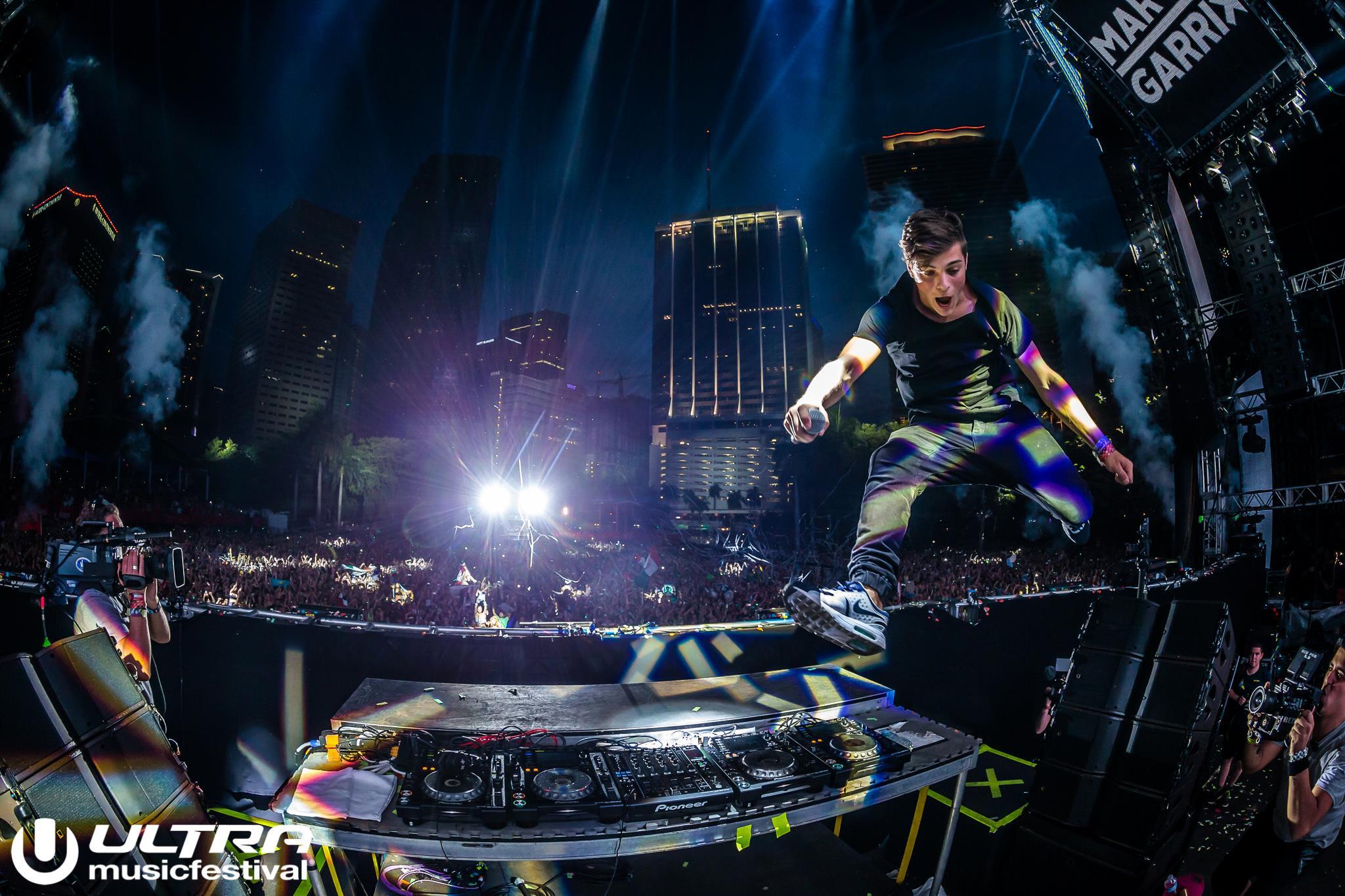 2048x1365 Ultra Music Festival Wallpaper