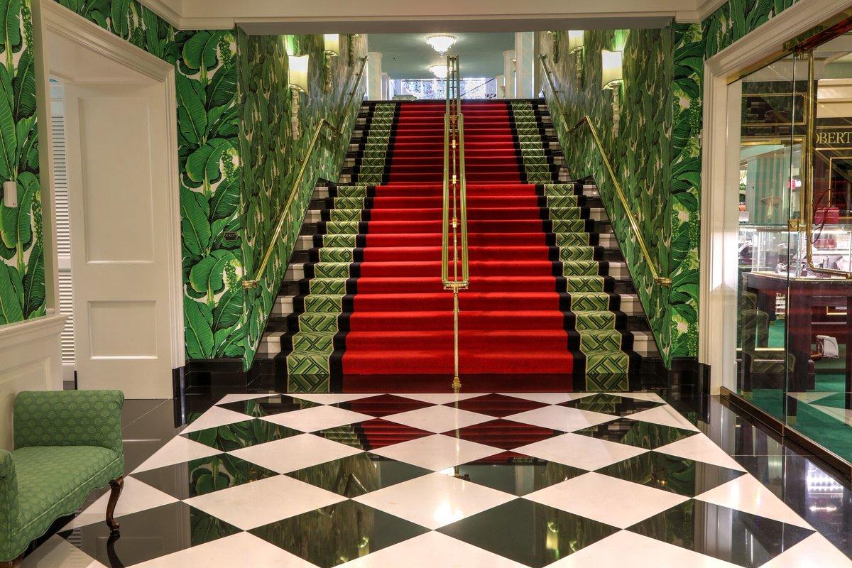 1200x800 Carleton Varney Banana Leaf Brazilliance Wallpaper The Greenbrier Hotel Resort Stairs Entry Dorothy Draper Glam Pad