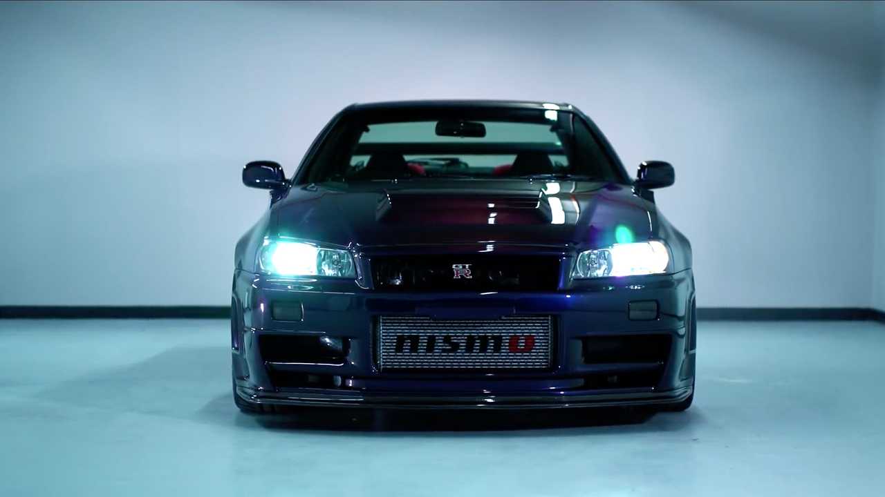 1280x720 Detailing 'World's Most Expensive' Nissan GT R R34 Is Relaxing To See