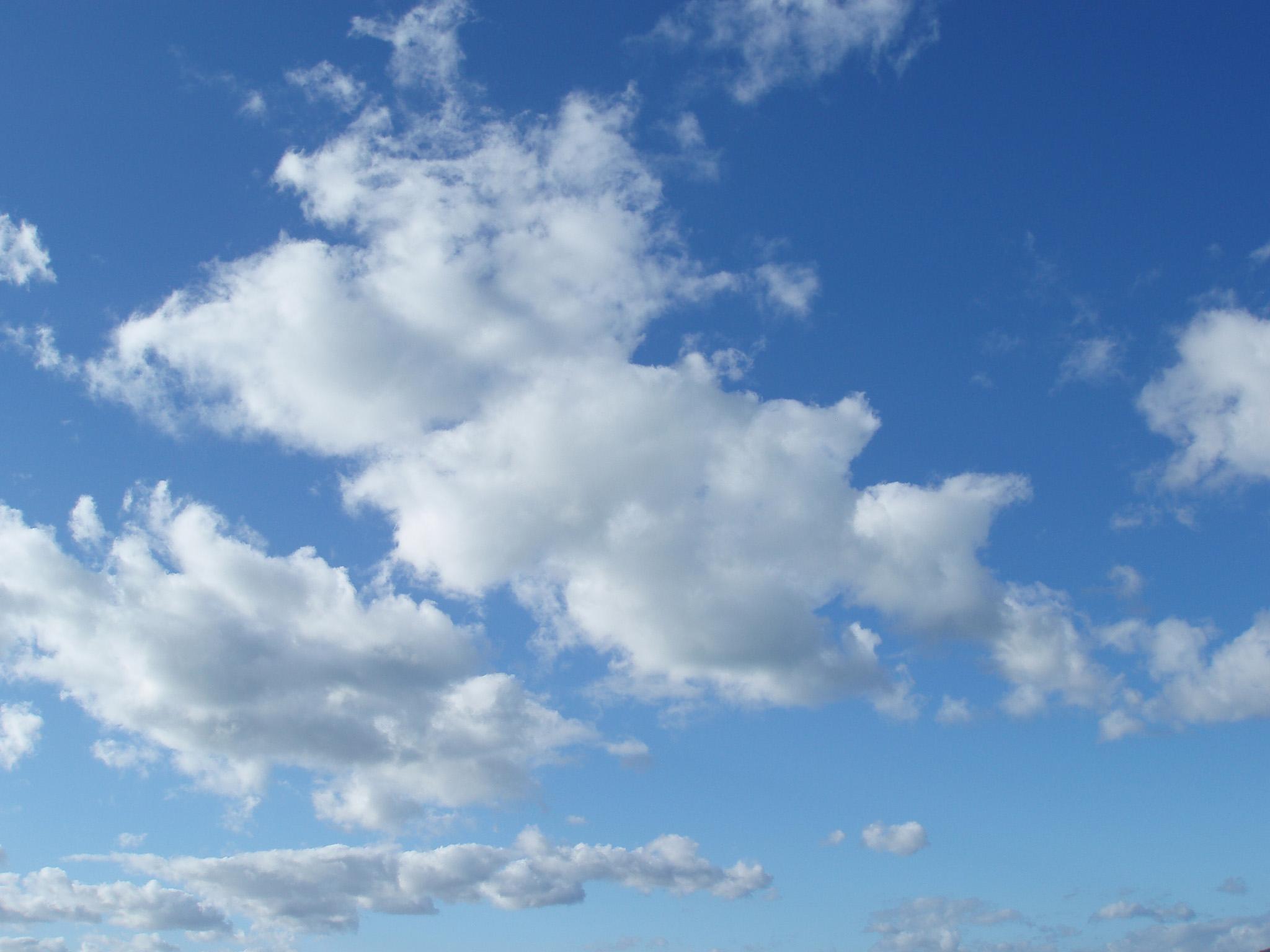 2048x1536 Free image of fluffy clouds