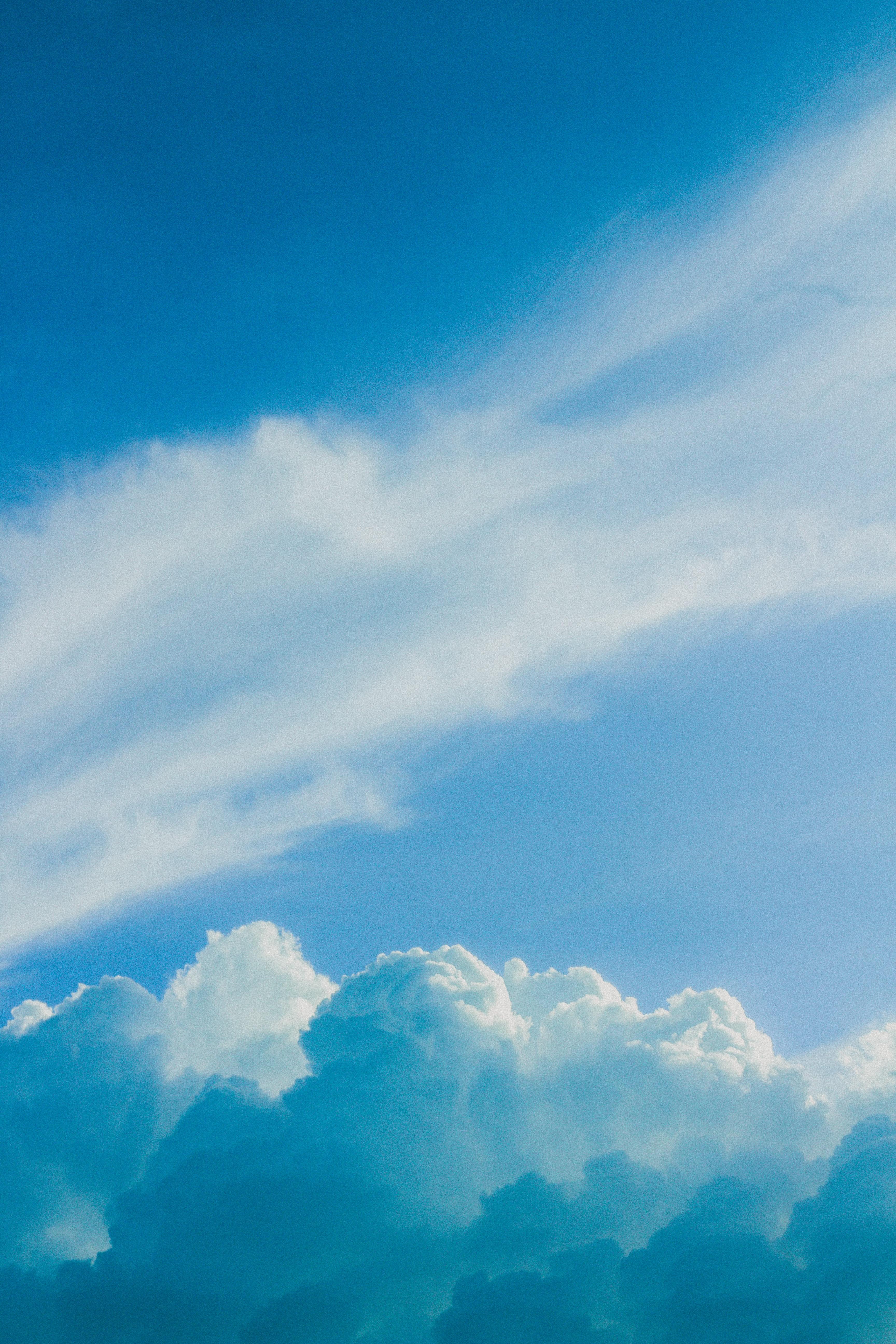 3456x5184 Pictureque cloudy heaven with blue sky and fluffy clouds · Free