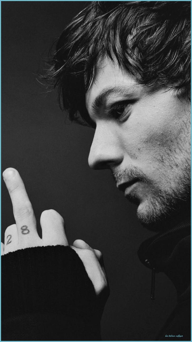 727x1293 Louis Tomlinson Wallpaper Tumblr Louis Tomlinson, Cantores, Fotos Tomlinson Wallpaper