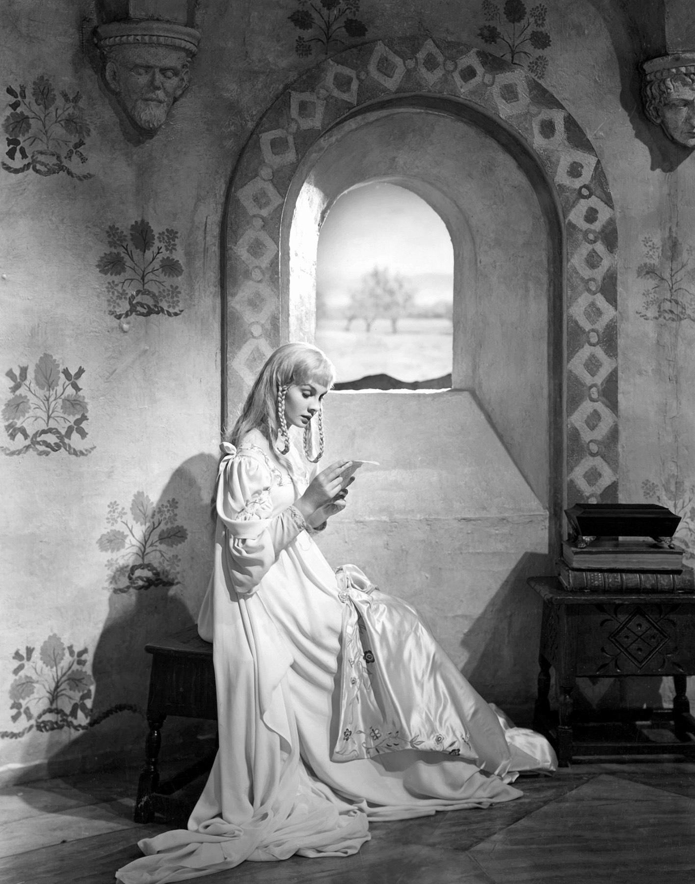 1416x1800 Jean Simmons Annex