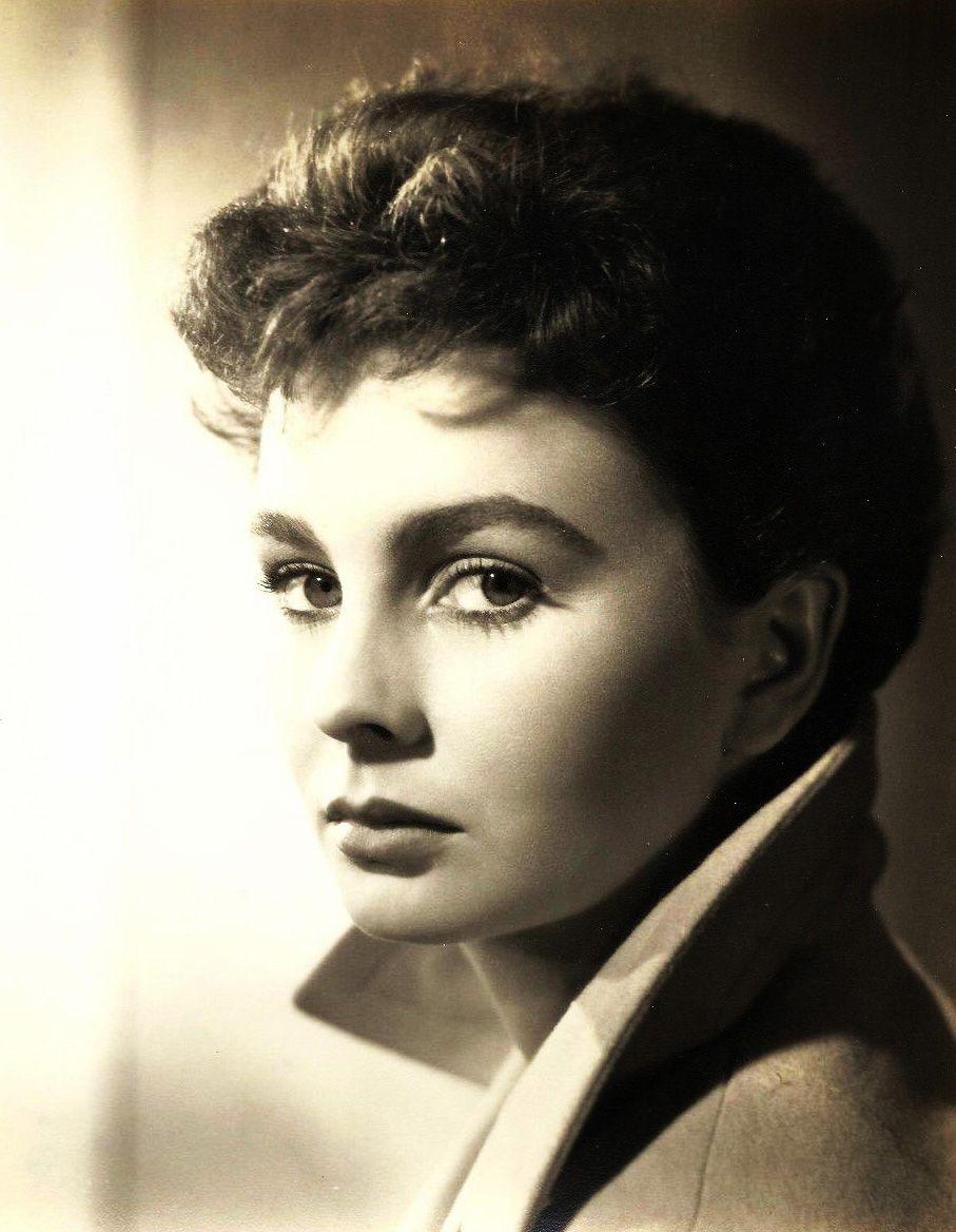 907x1168 Jean simmons ideas. jean simmons, simmons, hollywood