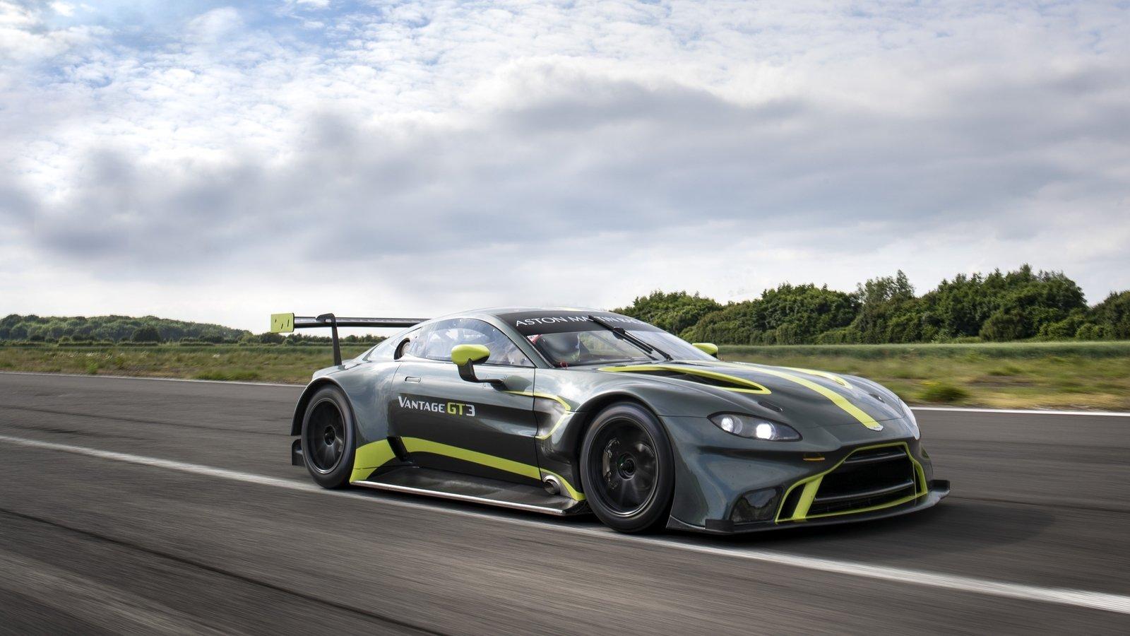 1600x900 Aston Martin Vantage GT3