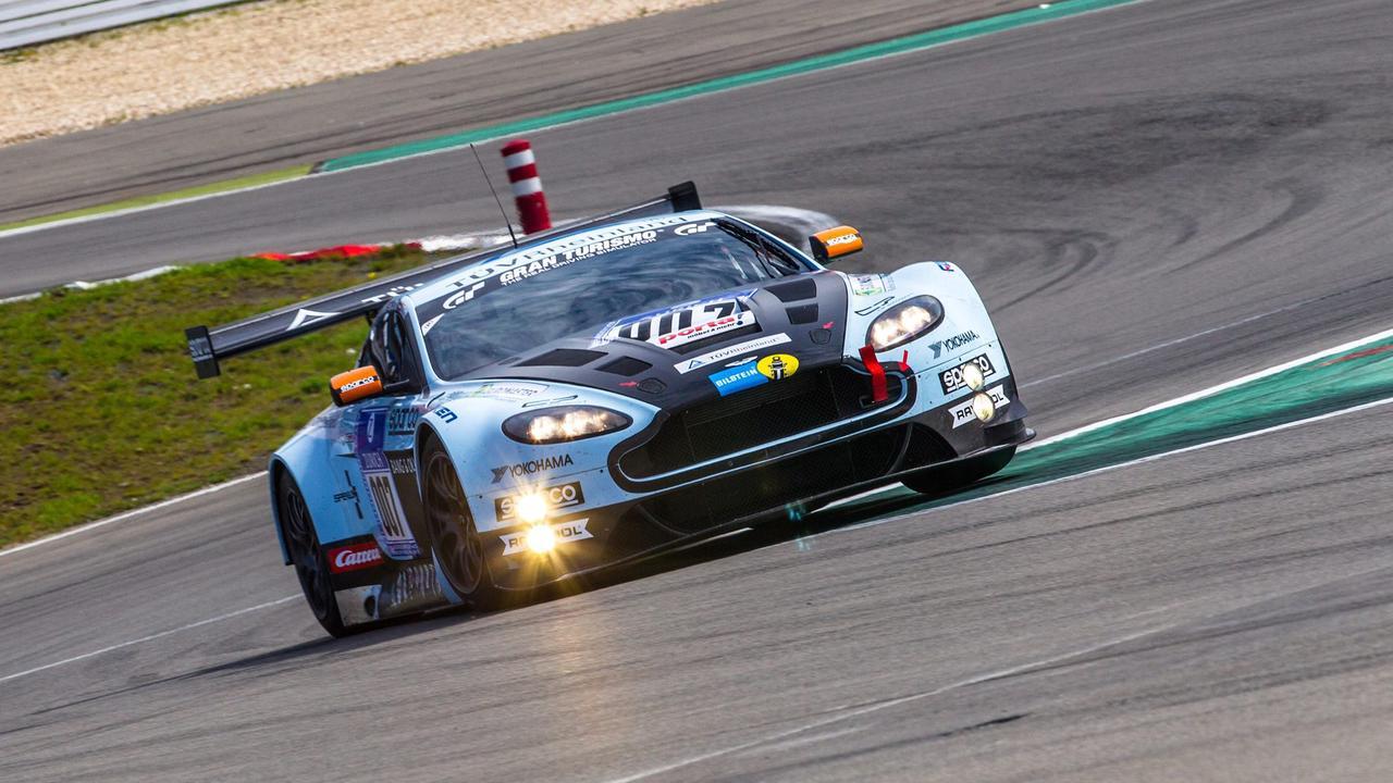 1280x720 Aston Martin V12 Vantage GT3 Wallpaper