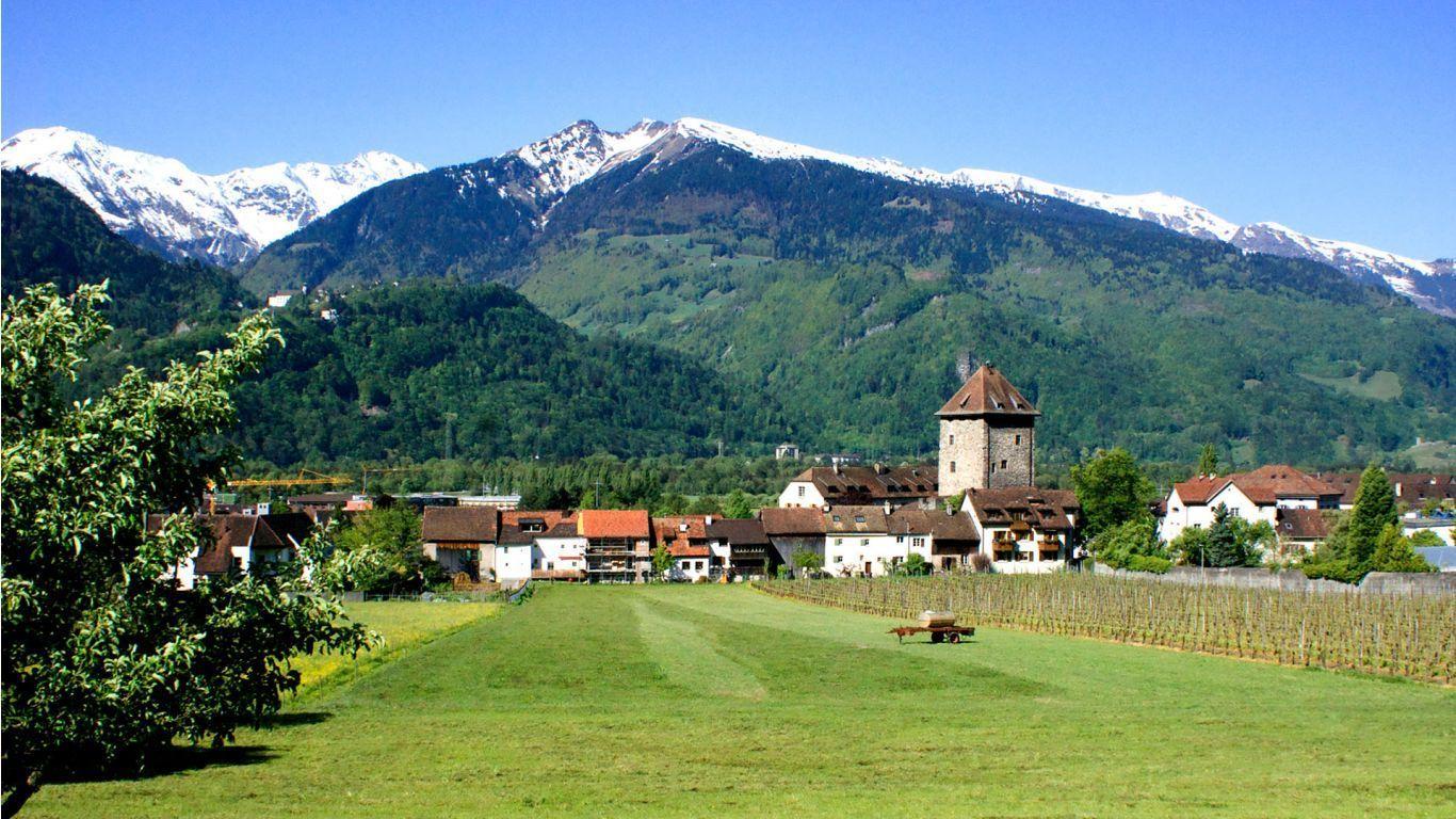 1366x768 Village Alps Wallpaper