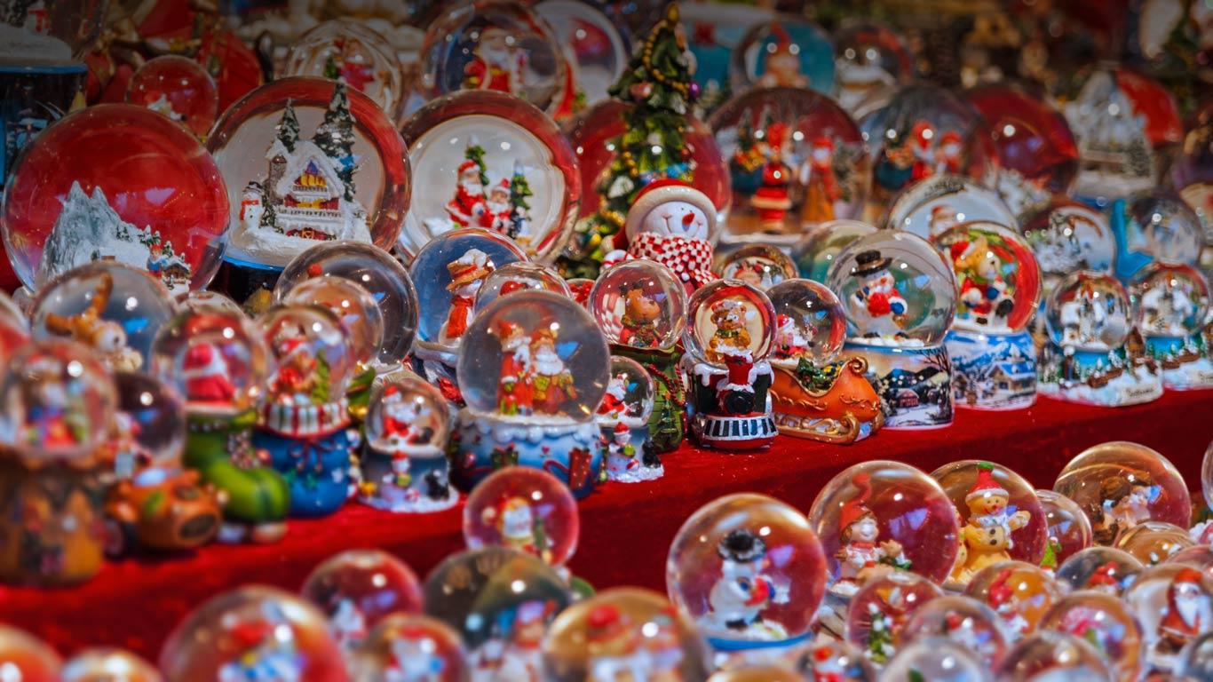1366x768 Snow Globes In Trentino Alto Adige South Tyrol, De Boules A Neige